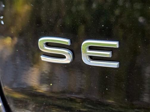 2022 Volkswagen Atlas Cross Sport 2.0T SE w/Technology