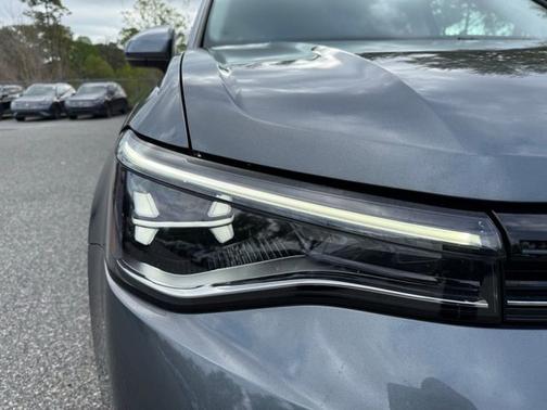 2025 Volkswagen Taos SE