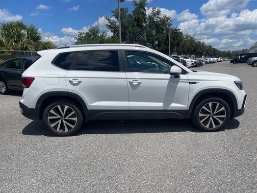 2022 Volkswagen Taos SE