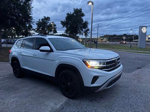 Pure White 2023 Volkswagen Atlas 2.0T SE w/Technology