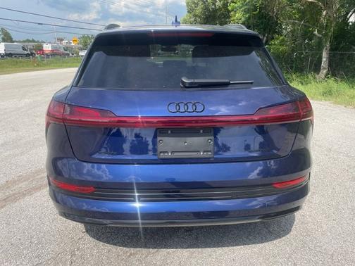 2022 Audi e-tron Premium