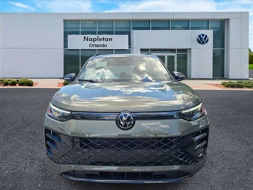 Green 2026 Volkswagen Tiguan SE R-Line Black