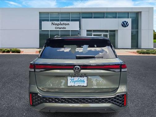 Green 2026 Volkswagen Tiguan SE R-Line Black