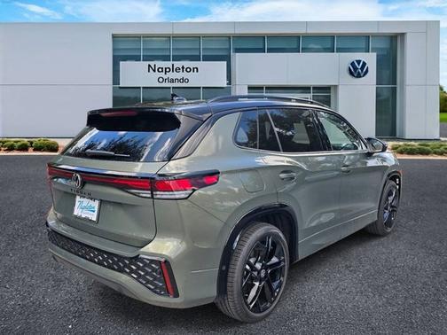 Green 2026 Volkswagen Tiguan SE R-Line Black