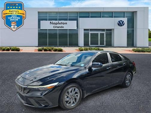 2024 Hyundai ELANTRA SEL