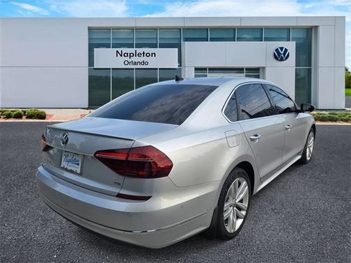 2018 Volkswagen Passat 2.0T SEL Premium