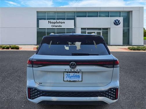 2026 Volkswagen Tiguan SE R-Line Black