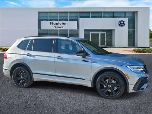 2023 Volkswagen Tiguan SE R-Line Black