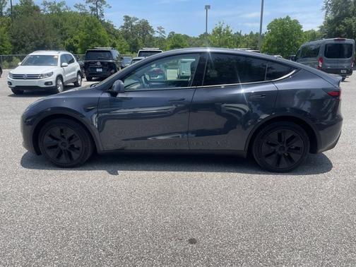 2025 Tesla Model Y Long Range