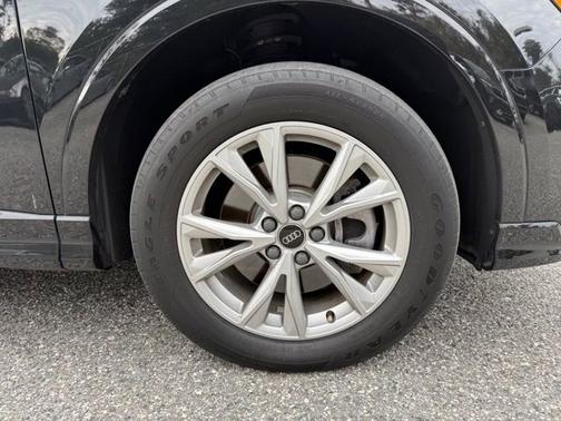 2022 Audi Q3 S line Premium