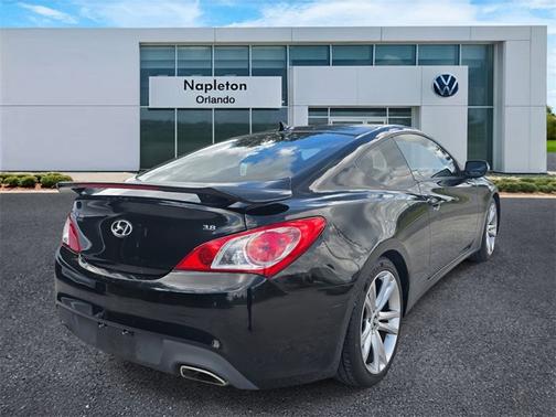 2012 Hyundai Genesis Coupe 3.8 Track