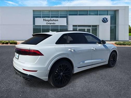 2024 Audi SQ8 Premium Plus