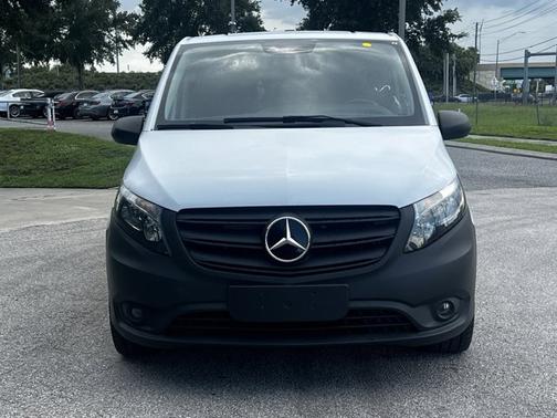 2023 Mercedes-Benz Metris Passenger