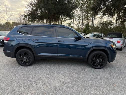 2022 Volkswagen Atlas 3.6L V6 SE w/Technology