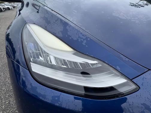 Blue 2022 Tesla Model Y Long Range