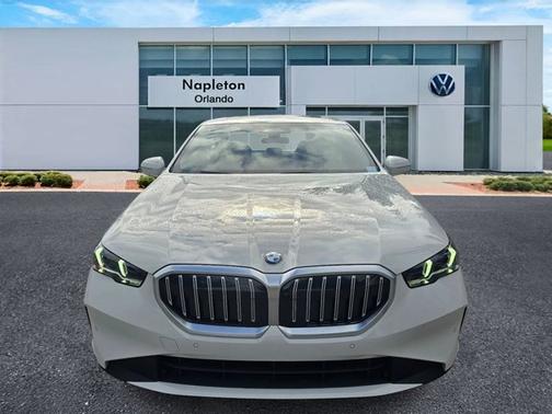 Alpine White 2026 BMW 530 530i xDrive
