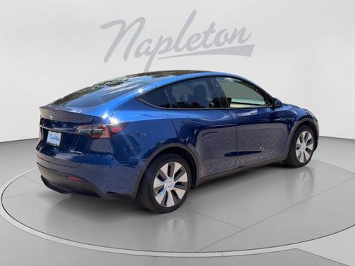 Blue 2024 Tesla Model Y Long Range