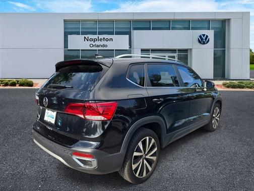 Black 2024 Volkswagen Taos SE