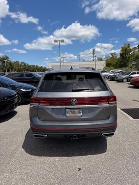 Pure Gray 2024 Volkswagen Atlas 2.0T SE w/Technology