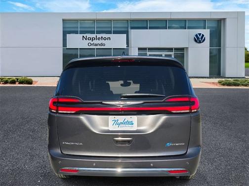 2023 Chrysler Pacifica Hybrid Touring L