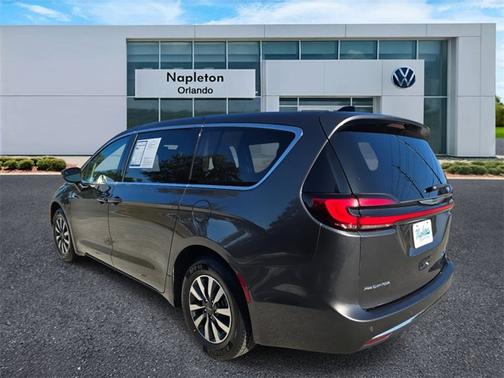 2023 Chrysler Pacifica Hybrid Touring L