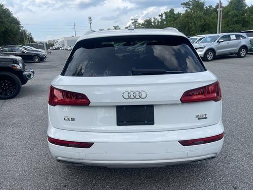 2018 Audi Q5 2.0T Premium Plus