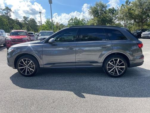 2021 Audi Q7 Premium Plus