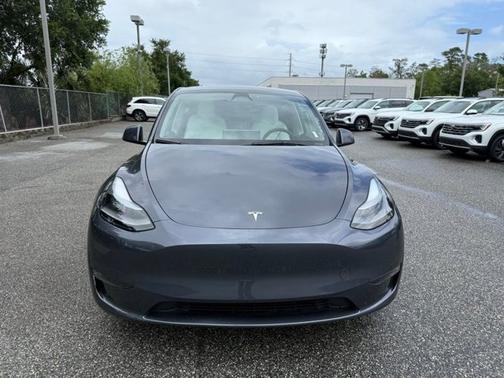 Midnight Silver Metallic 2023 Tesla Model Y Performance
