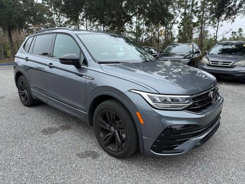 2023 Volkswagen Tiguan SE R-Line Black