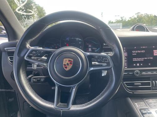 2020 Porsche Macan Base