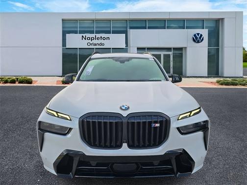 2023 BMW X7 M60i