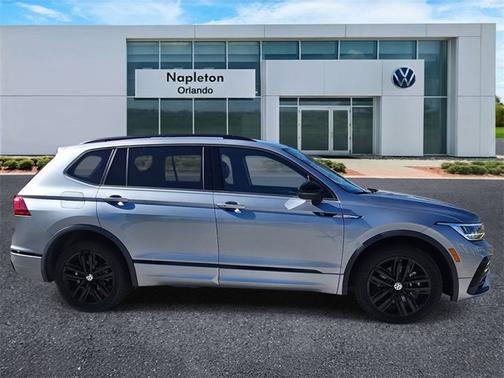 2022 Volkswagen Tiguan SE R-Line Black