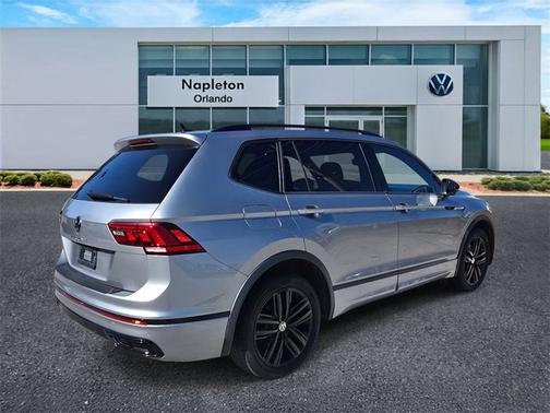 2022 Volkswagen Tiguan SE R-Line Black