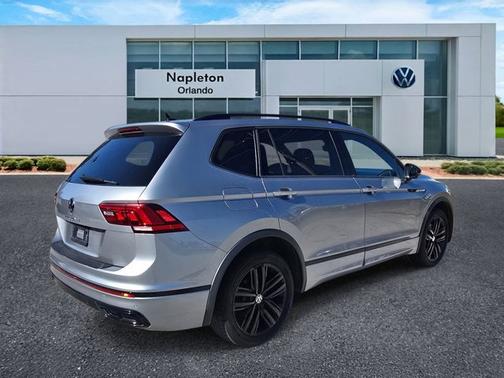 2022 Volkswagen Tiguan SE R-Line Black
