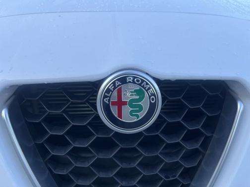 2022 Alfa Romeo Giulia Ti