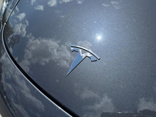 Silver 2019 Tesla Model 3 Long Range