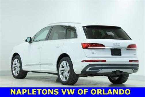2022 Audi Q7 Premium Plus