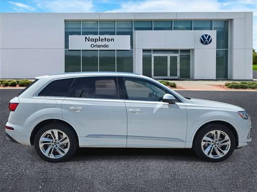 2022 Audi Q7 Premium Plus