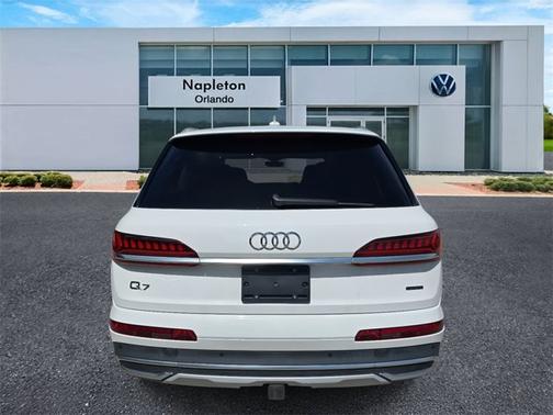 2022 Audi Q7 Premium Plus
