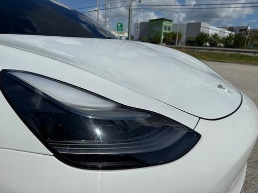 White 2023 Tesla Model 3 Base
