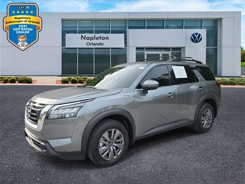 2024 Nissan Pathfinder SV