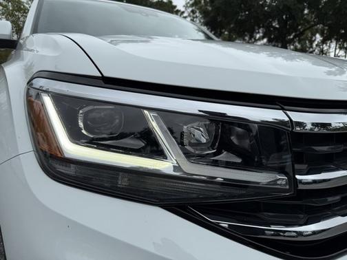 2023 Volkswagen Atlas Cross Sport 2.0T SE w/Technology