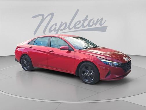 Scarlet Red Pearl 2022 Hyundai ELANTRA SEL