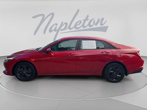 Scarlet Red Pearl 2022 Hyundai ELANTRA SEL