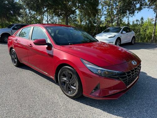 Scarlet Red Pearl 2022 Hyundai ELANTRA SEL