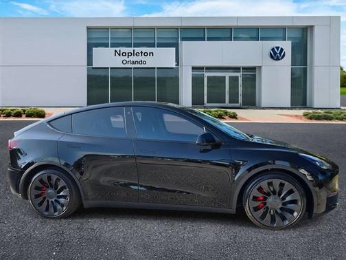 Black 2022 Tesla Model Y Performance