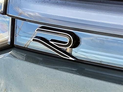 2025 Volkswagen Tiguan SEL R-Line