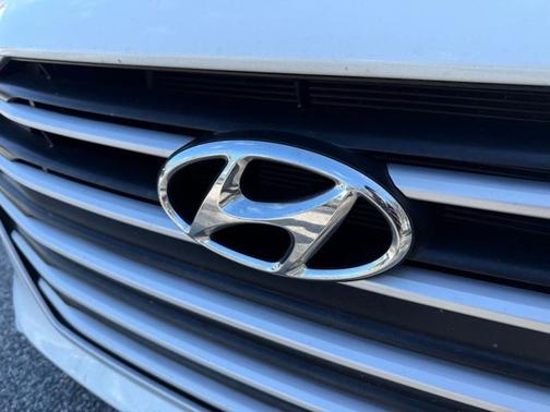 2017 Hyundai ELANTRA ECO