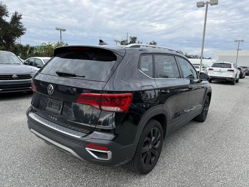 2023 Volkswagen Taos SE