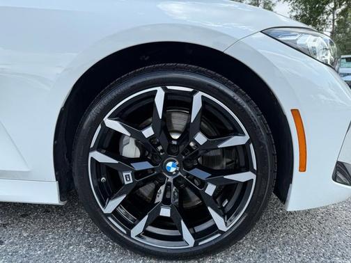 Alpine White 2025 BMW 330 330i xDrive